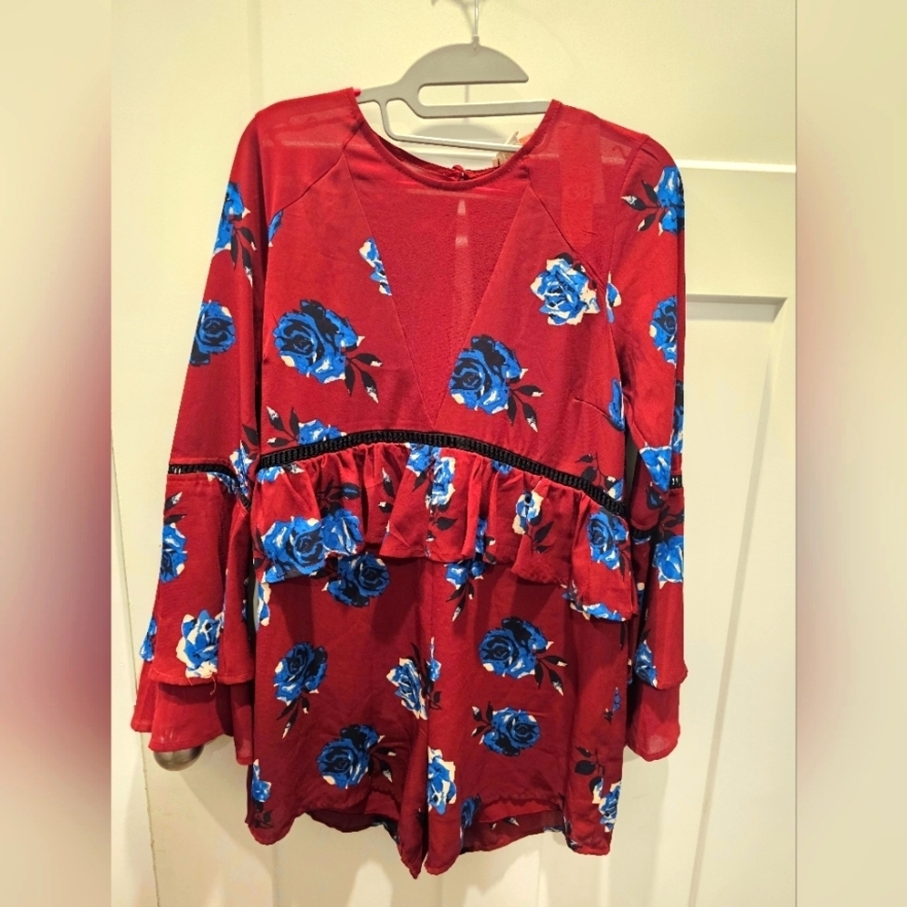 NWT GB Gianni Bini Wine Floral Ruffle Romper – Size Small Long Sleeve